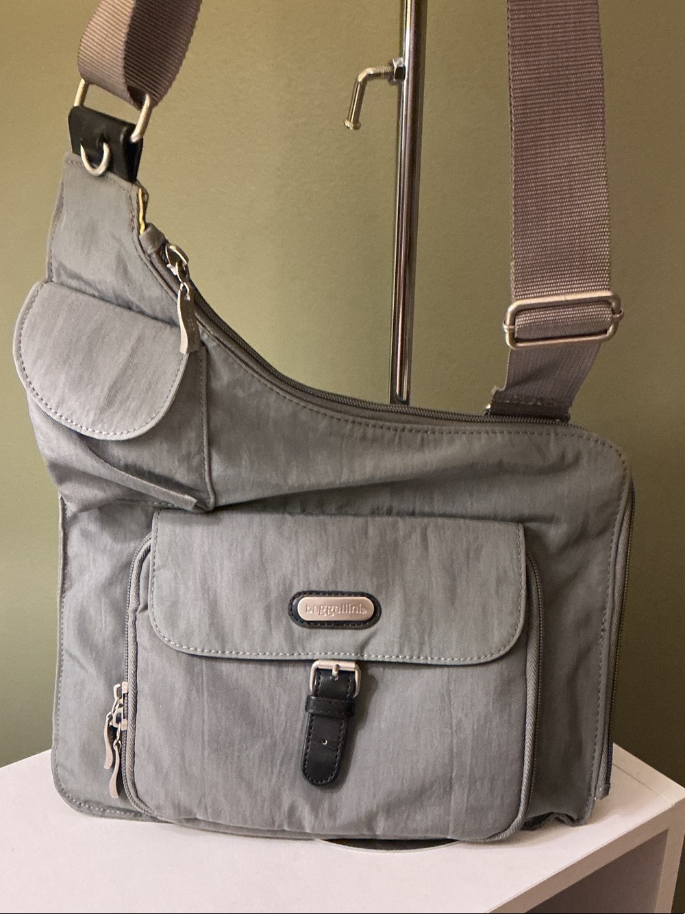 Baggallini Gray Nylon Messenger Crossbody Bag Yellow Lining